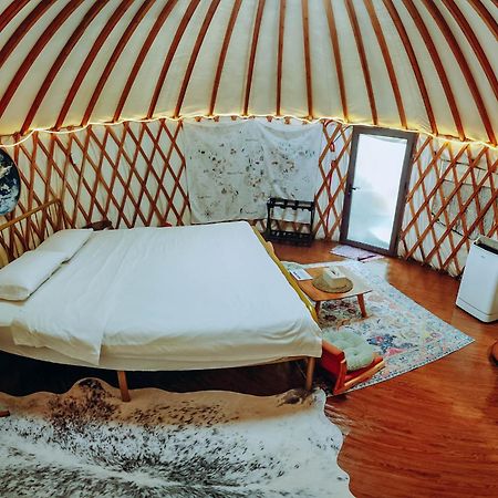 Hotel Nomad Yurts Coron Exterior foto