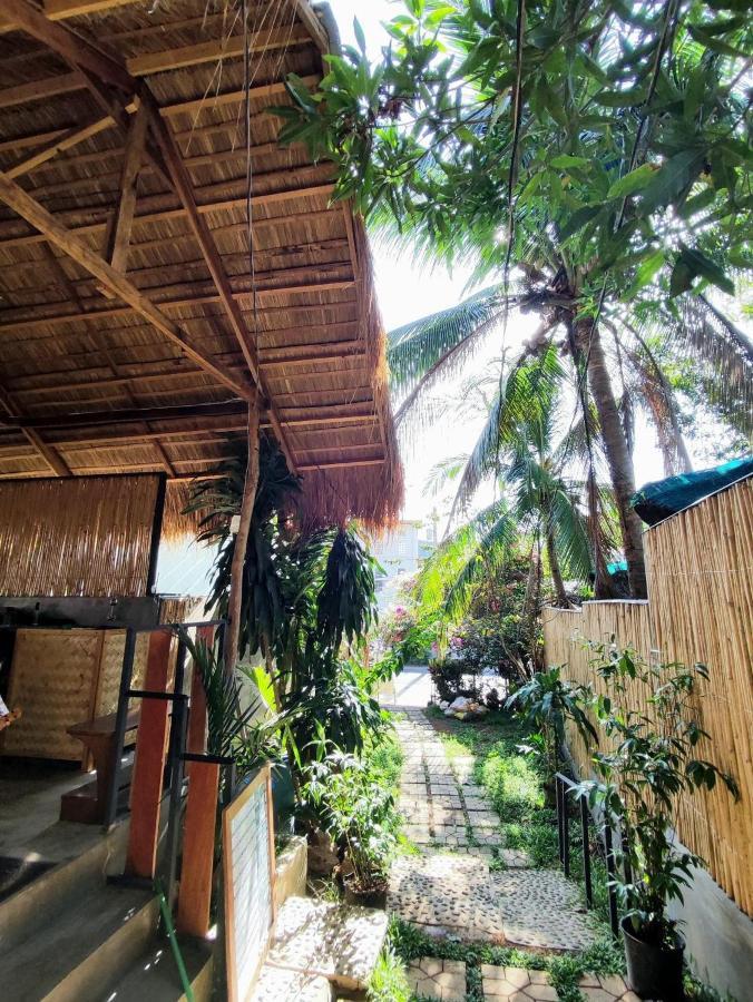 Hotel Nomad Yurts Coron Exterior foto