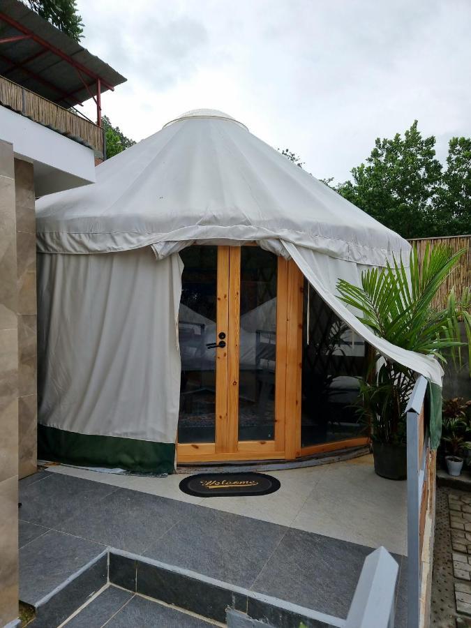 Hotel Nomad Yurts Coron Exterior foto