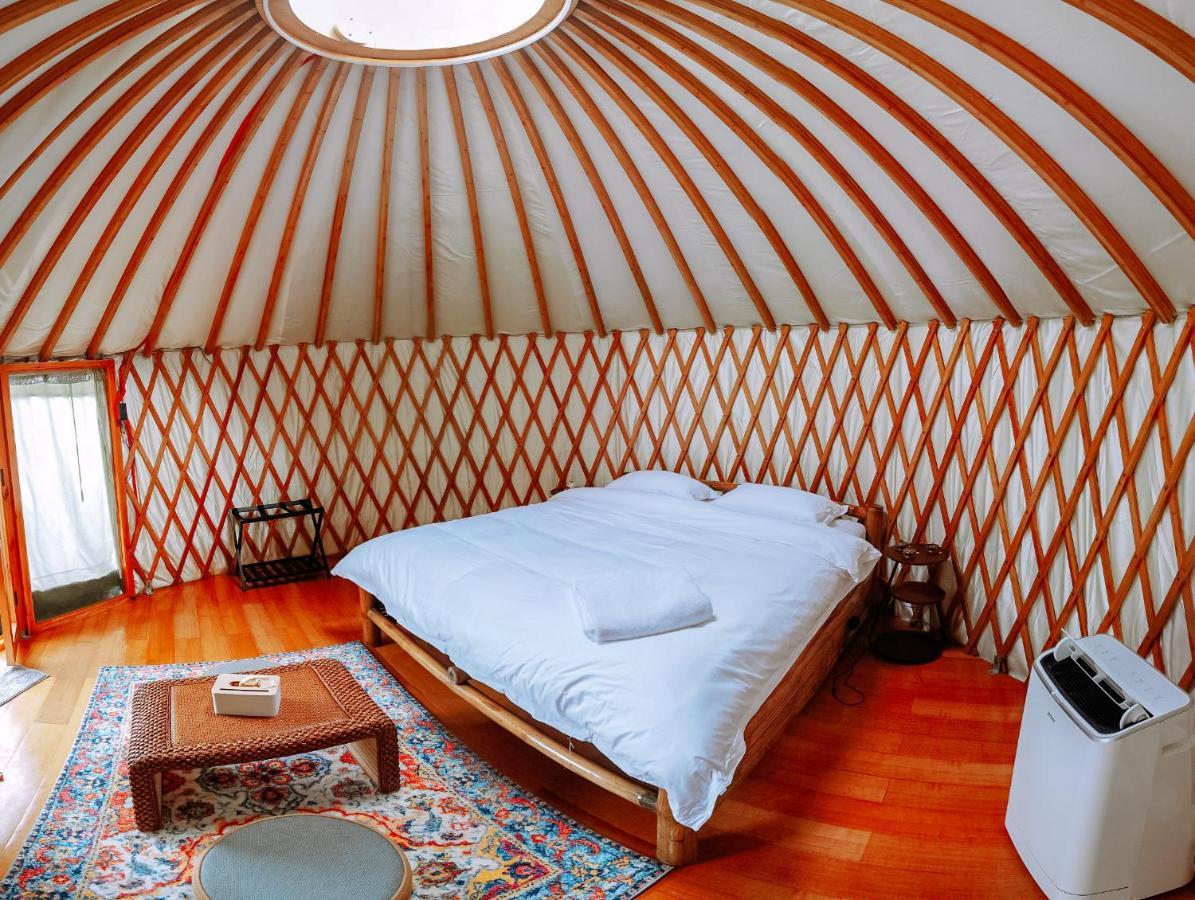 Hotel Nomad Yurts Coron Exterior foto