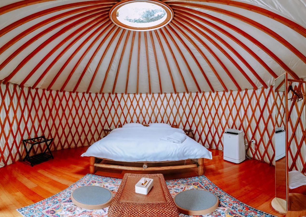 Hotel Nomad Yurts Coron Exterior foto
