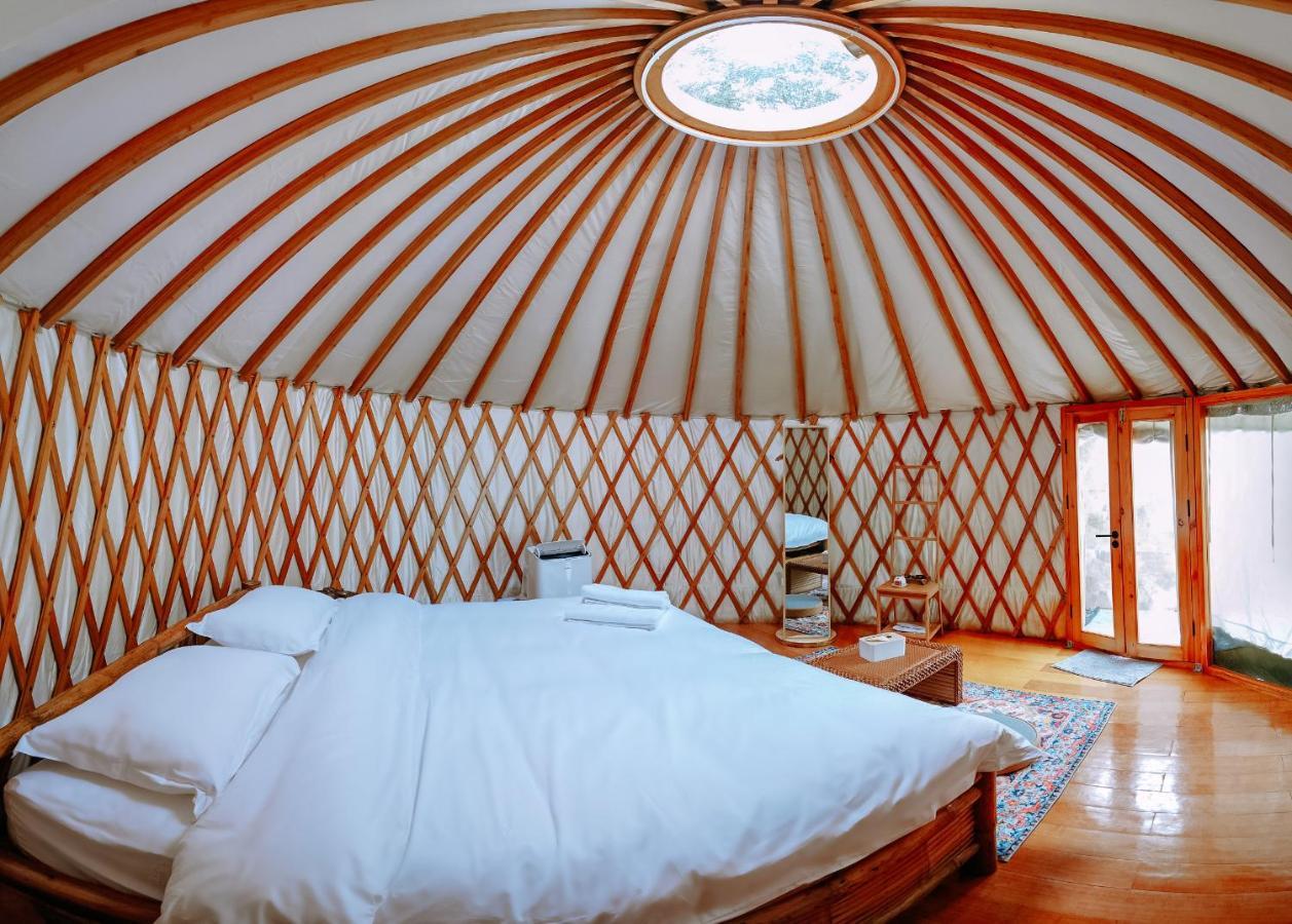Hotel Nomad Yurts Coron Exterior foto
