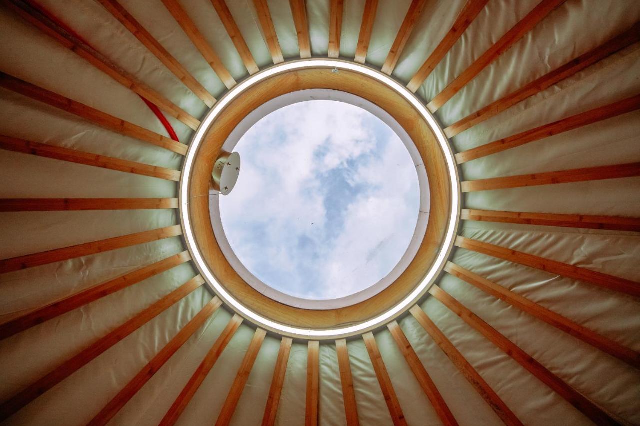 Hotel Nomad Yurts Coron Exterior foto