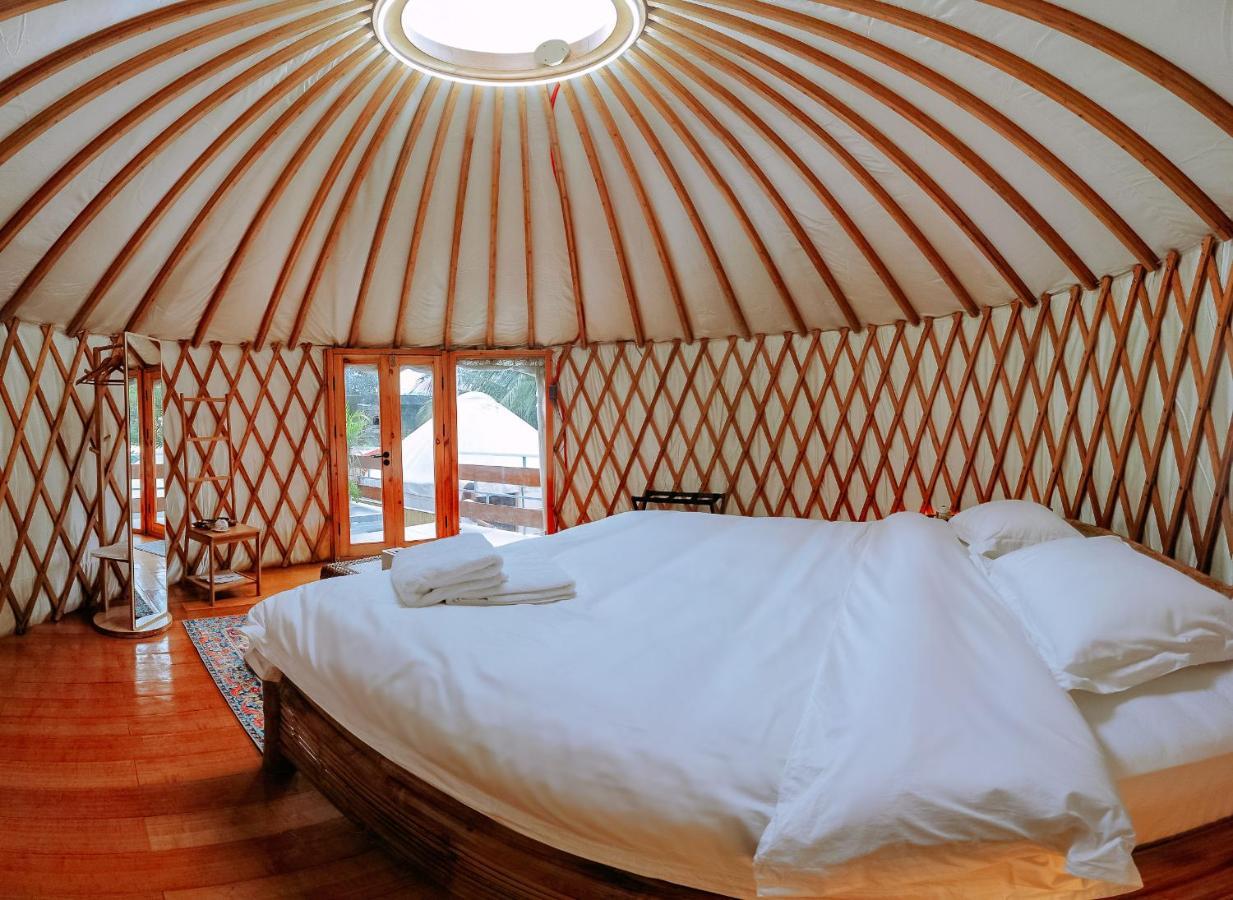 Hotel Nomad Yurts Coron Exterior foto
