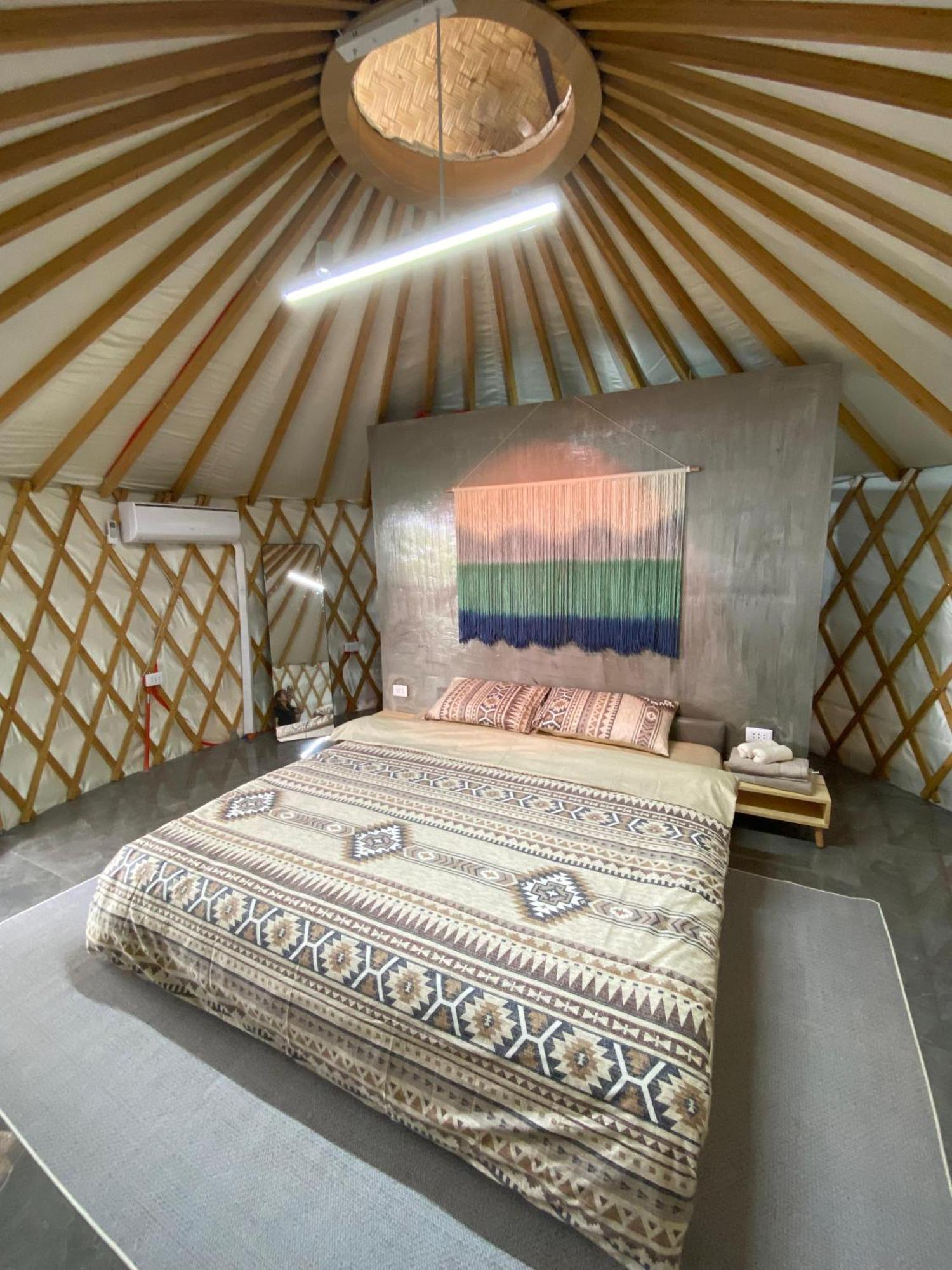 Hotel Nomad Yurts Coron Exterior foto