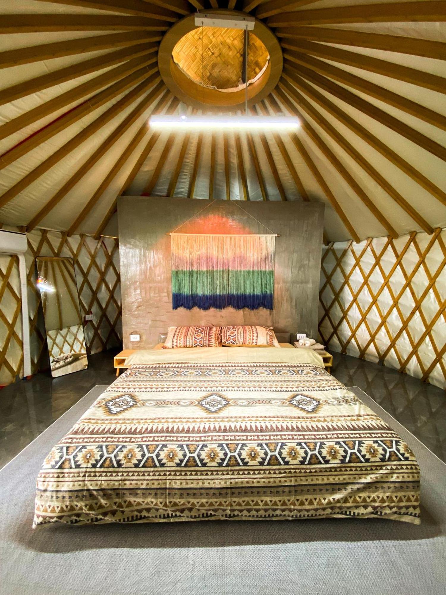 Hotel Nomad Yurts Coron Exterior foto